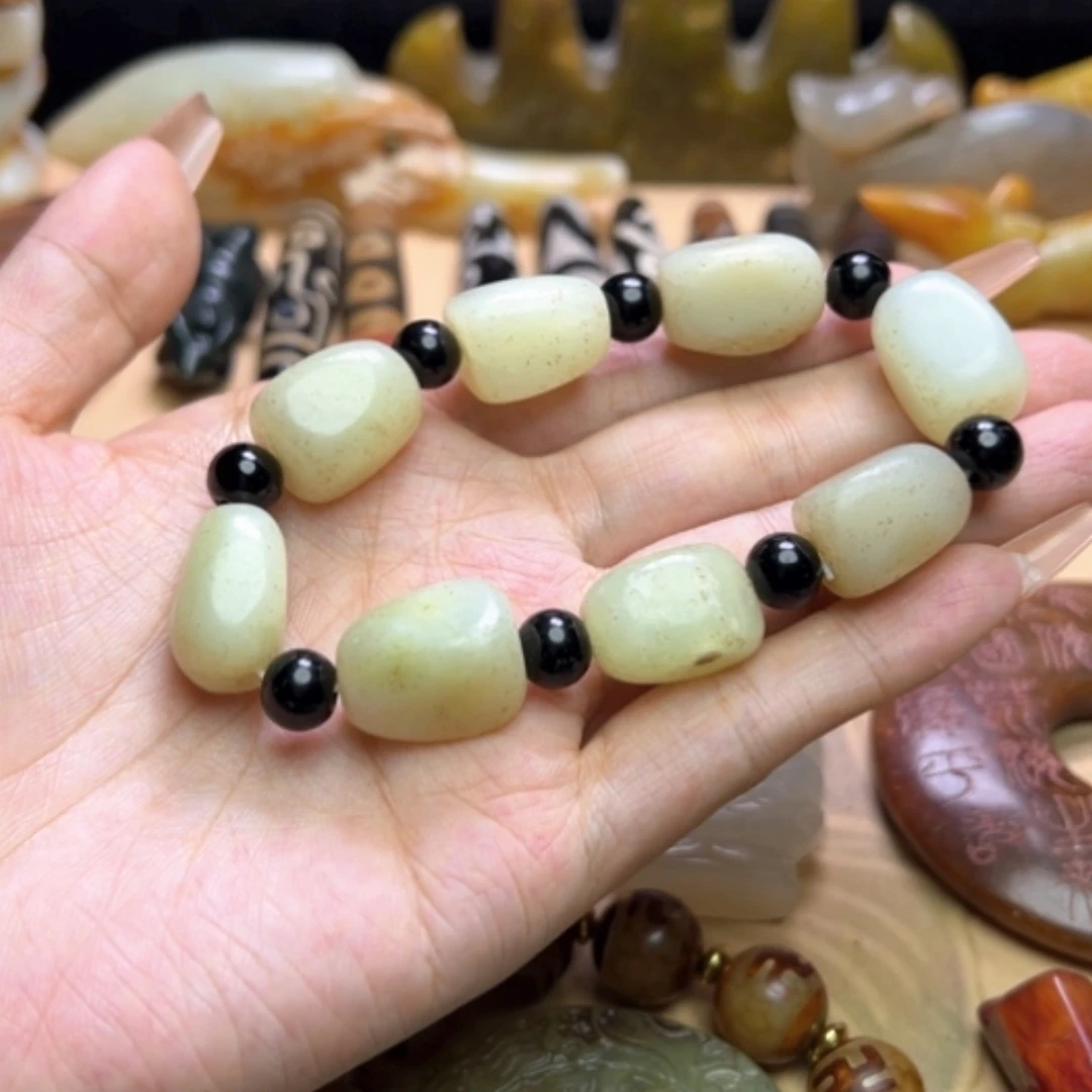 【闪购商品】蛇纹石玉未镶嵌颈饰
