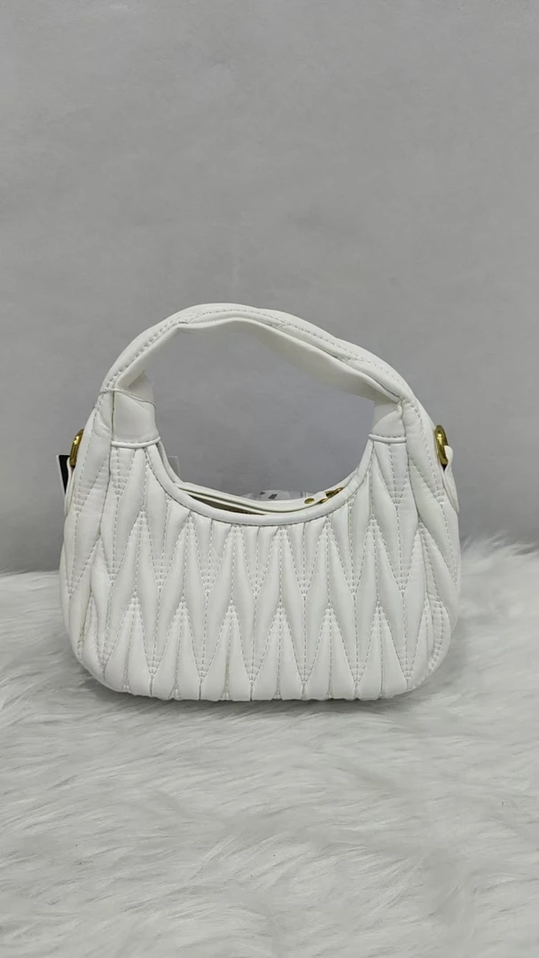 小众设计真皮女包时尚简约单肩斜挎包包-万TT-024