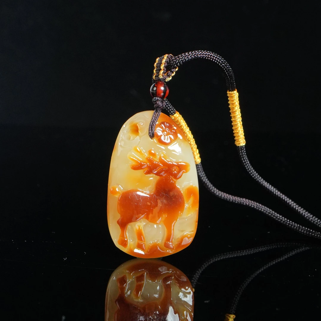 DY-M2010 俏色巧雕小鹿吊坠 7.36g
