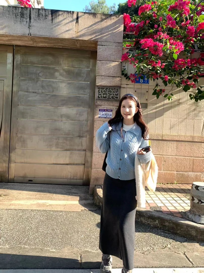 2026秋冬新款韩系气质蓝色翻领麻花针织开衫毛衣百搭半身裙套装