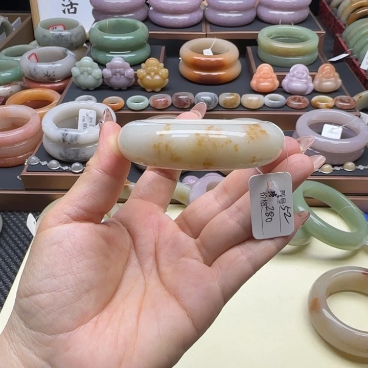 石英岩玉未镶嵌手镯52