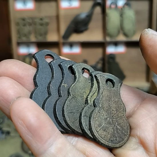 君***巅硅胶拉手6个，包浆自然