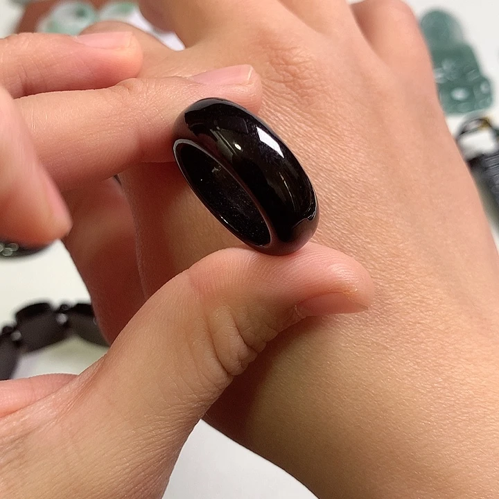 佳***；翡翠未镶嵌颈饰翡翠内19