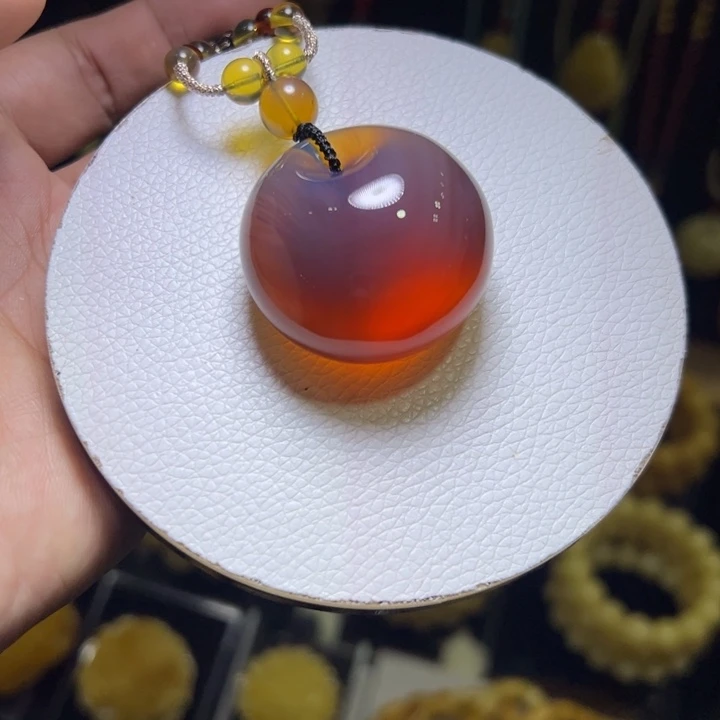 琥珀未镶嵌颈饰琥珀吊坠