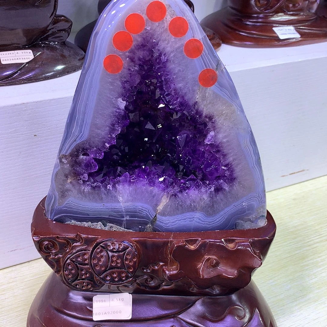 织绣乌拉圭紫水晶