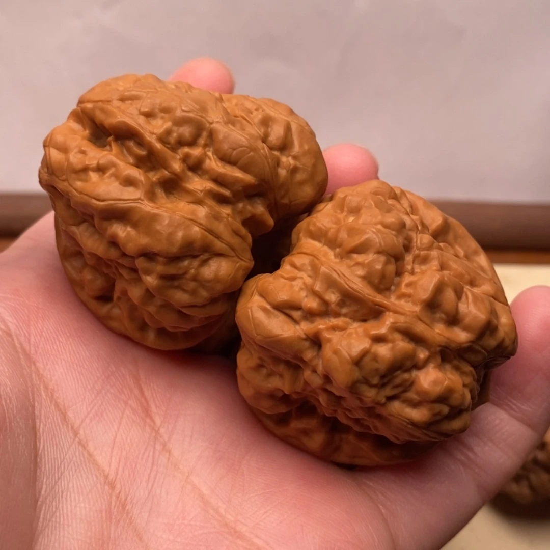 【闪购商品】把件文玩核桃边42左右