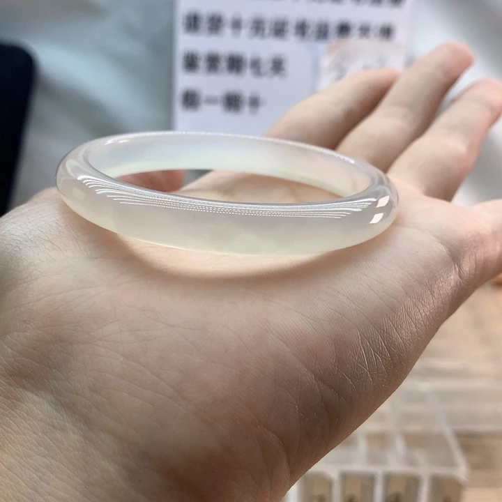 玛瑙/玉髓手镯未镶嵌真***嗷