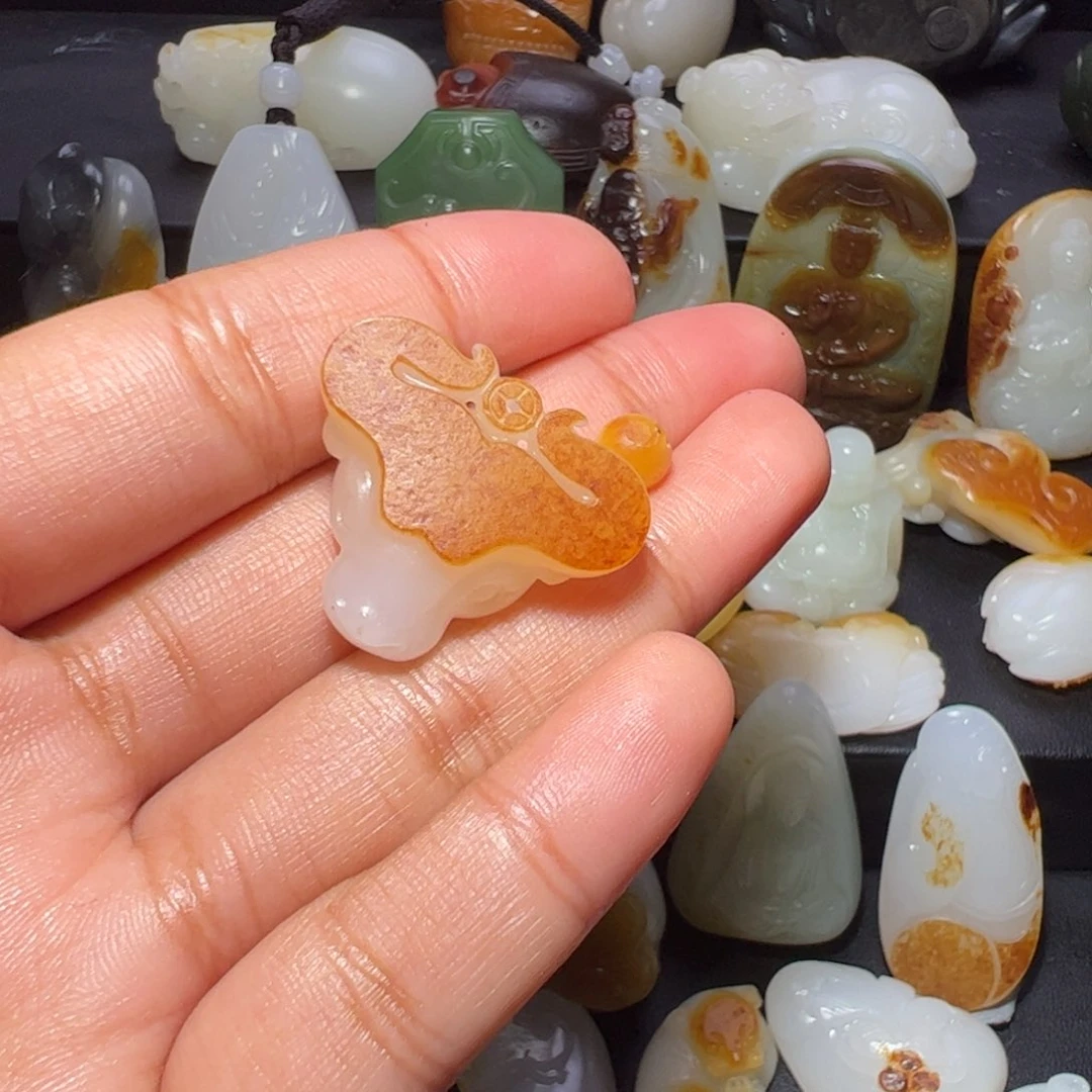 和田玉颈饰未镶嵌德*行