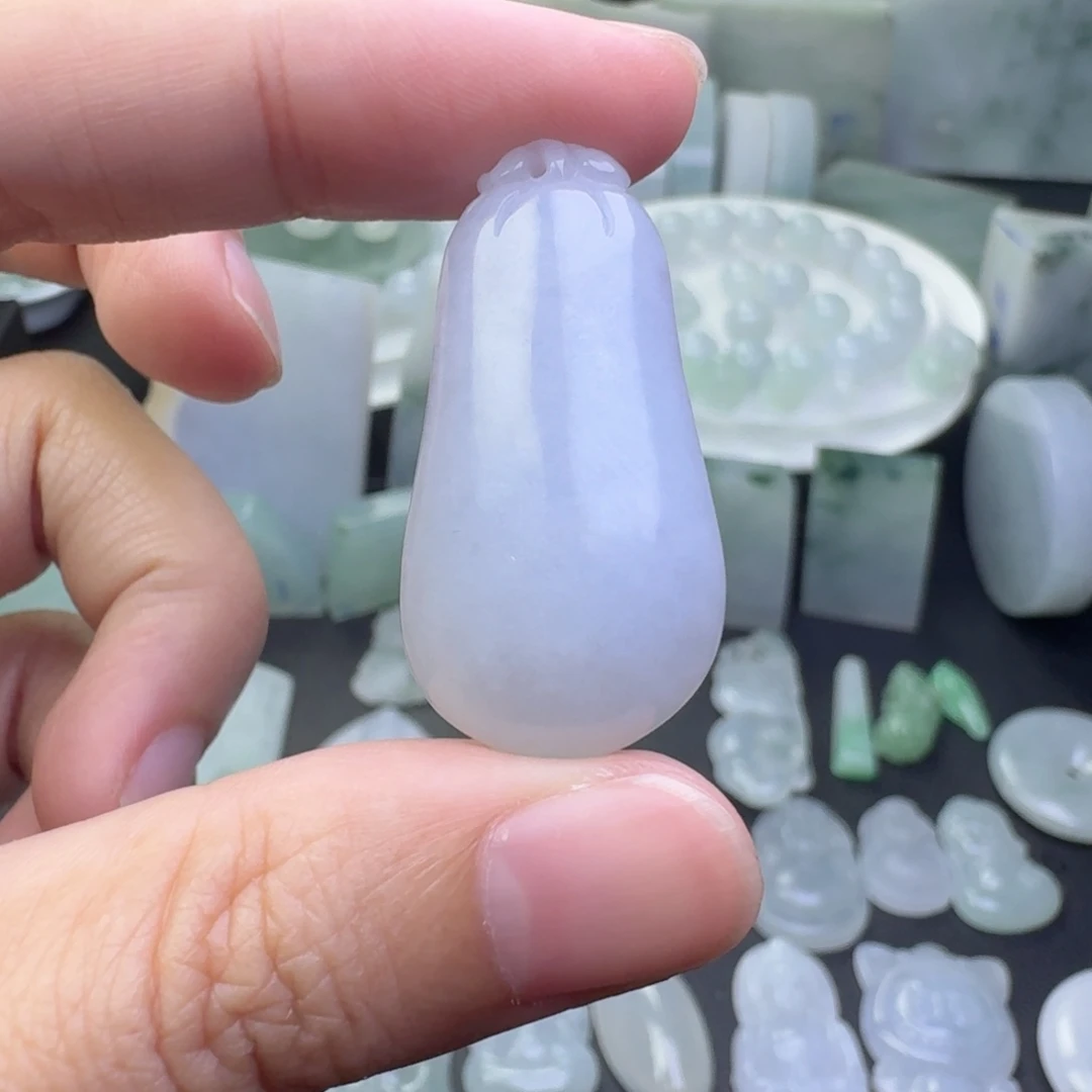 悟***空颈饰未镶嵌翡翠瓜