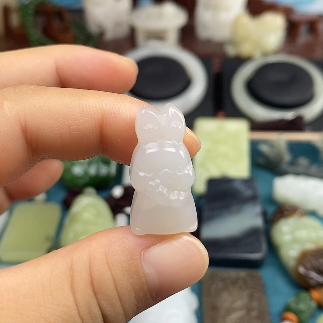起***颈饰未镶嵌和田玉