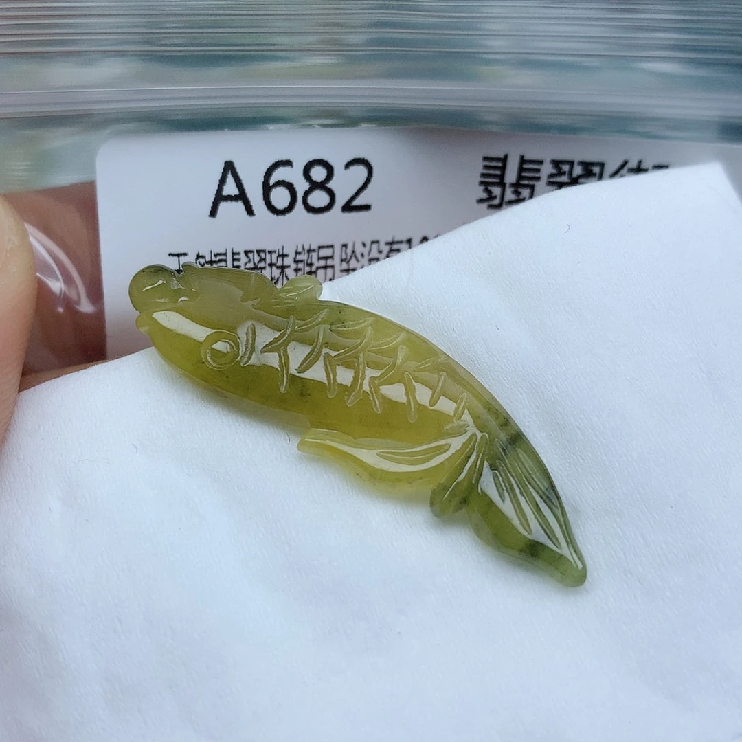 翡翠颈饰未镶嵌手串