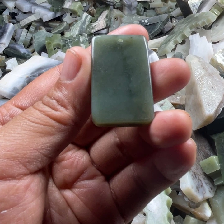 和田玉未镶嵌珠宝半成品