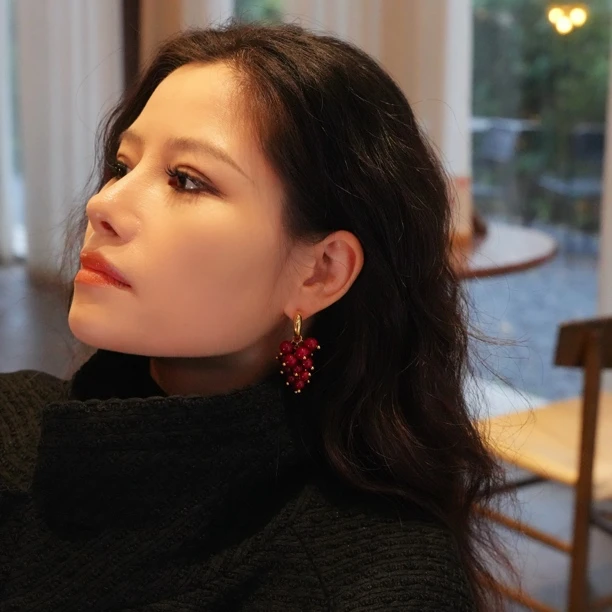 铜合金耳饰 A490精致百搭红色葡萄气质立体优雅女神时尚简约耳环