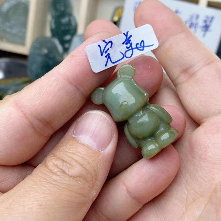 翡翠颈饰未镶嵌好