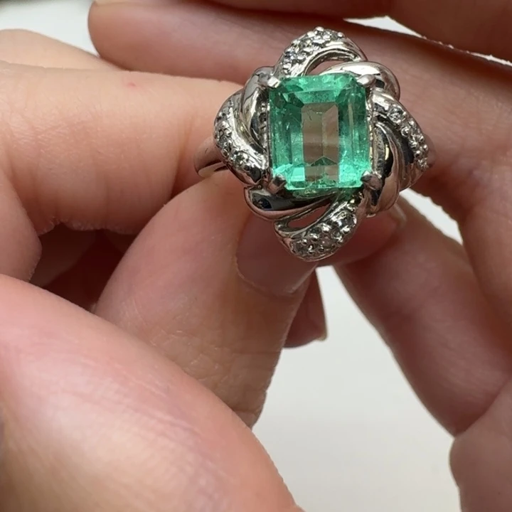 戒指未镶嵌祖母绿