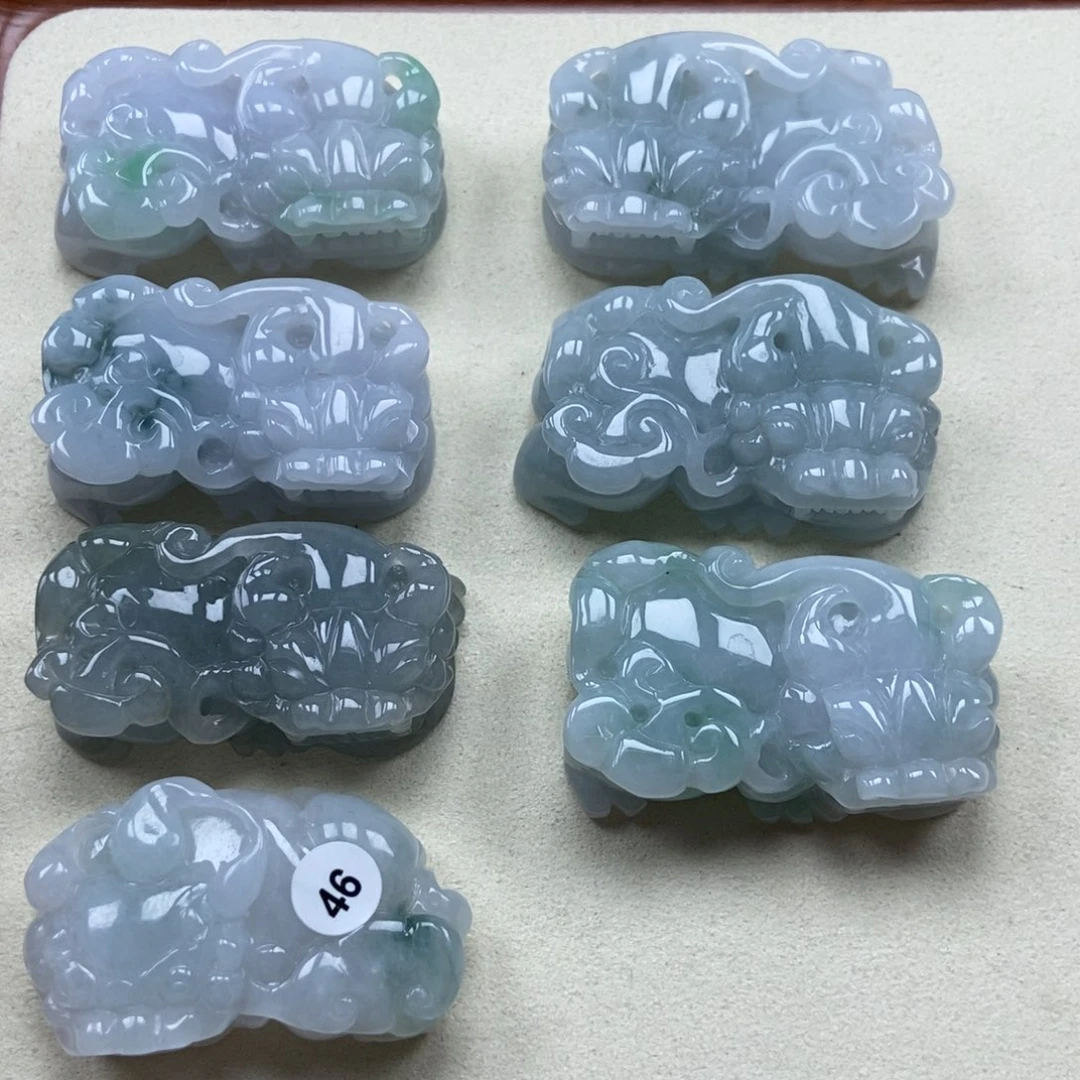 翡翠未镶嵌颈饰霸王貔貅发其一