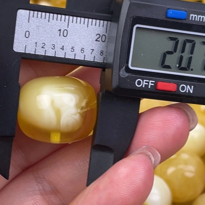 蜜蜡未镶嵌裸石115