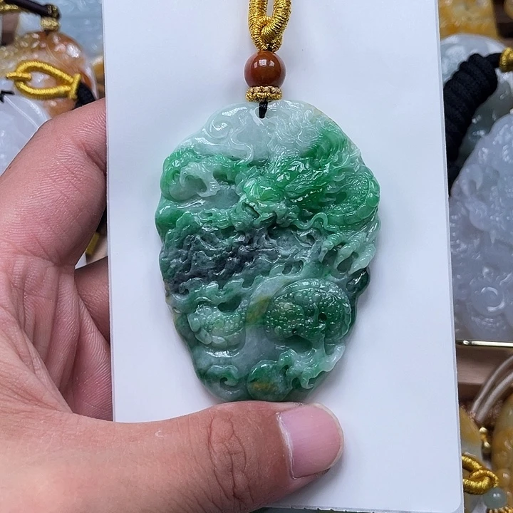 翡翠未镶嵌颈饰H****生天然翡翠挂件