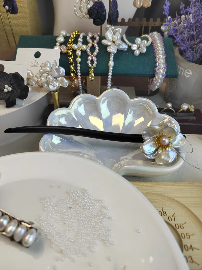 弧形花朵发簪气质百搭