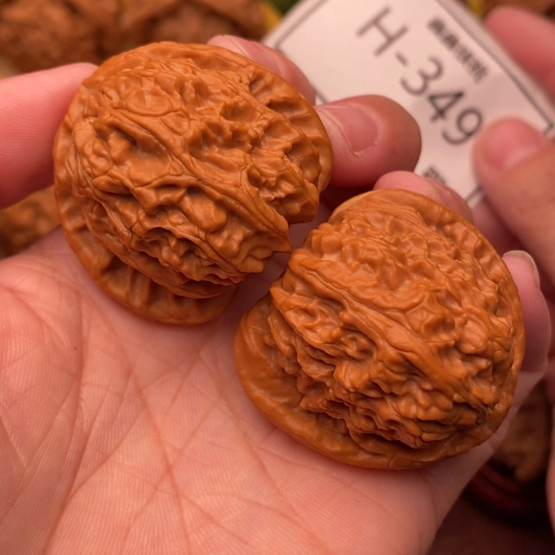 桃核把件狮子头38….