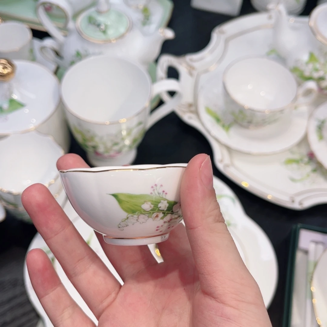 小茶杯———————————