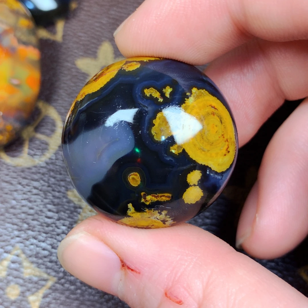 躺***赢玛瑙/玉髓未镶嵌战国红