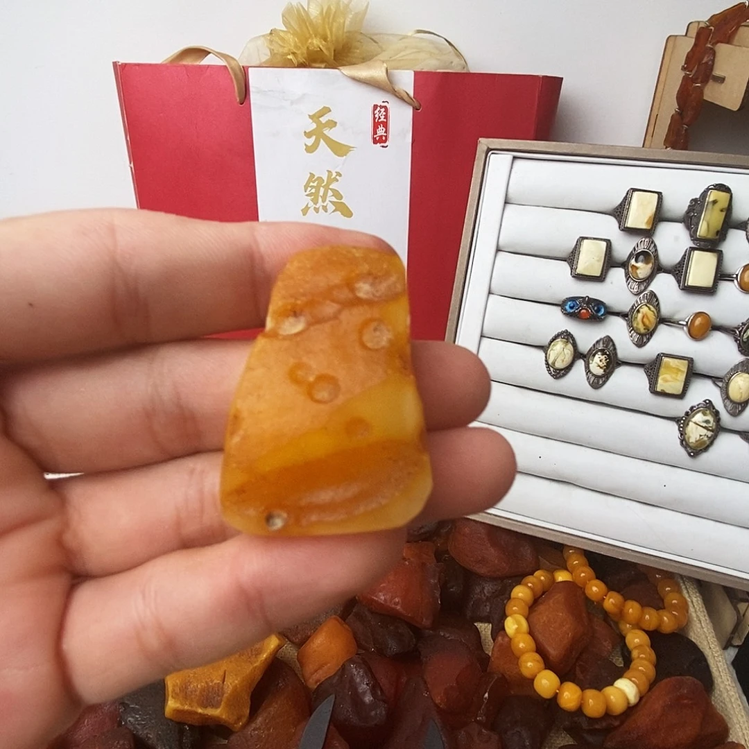 裸石蜜蜡未镶嵌蜜蜡