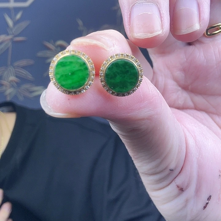 翡翠耳饰18K金镶嵌特价 颜色不一致