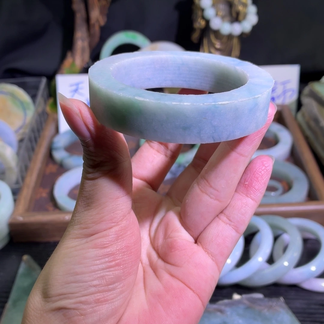 定制翡翠未镶嵌天然翡翠A货毛胚手镯