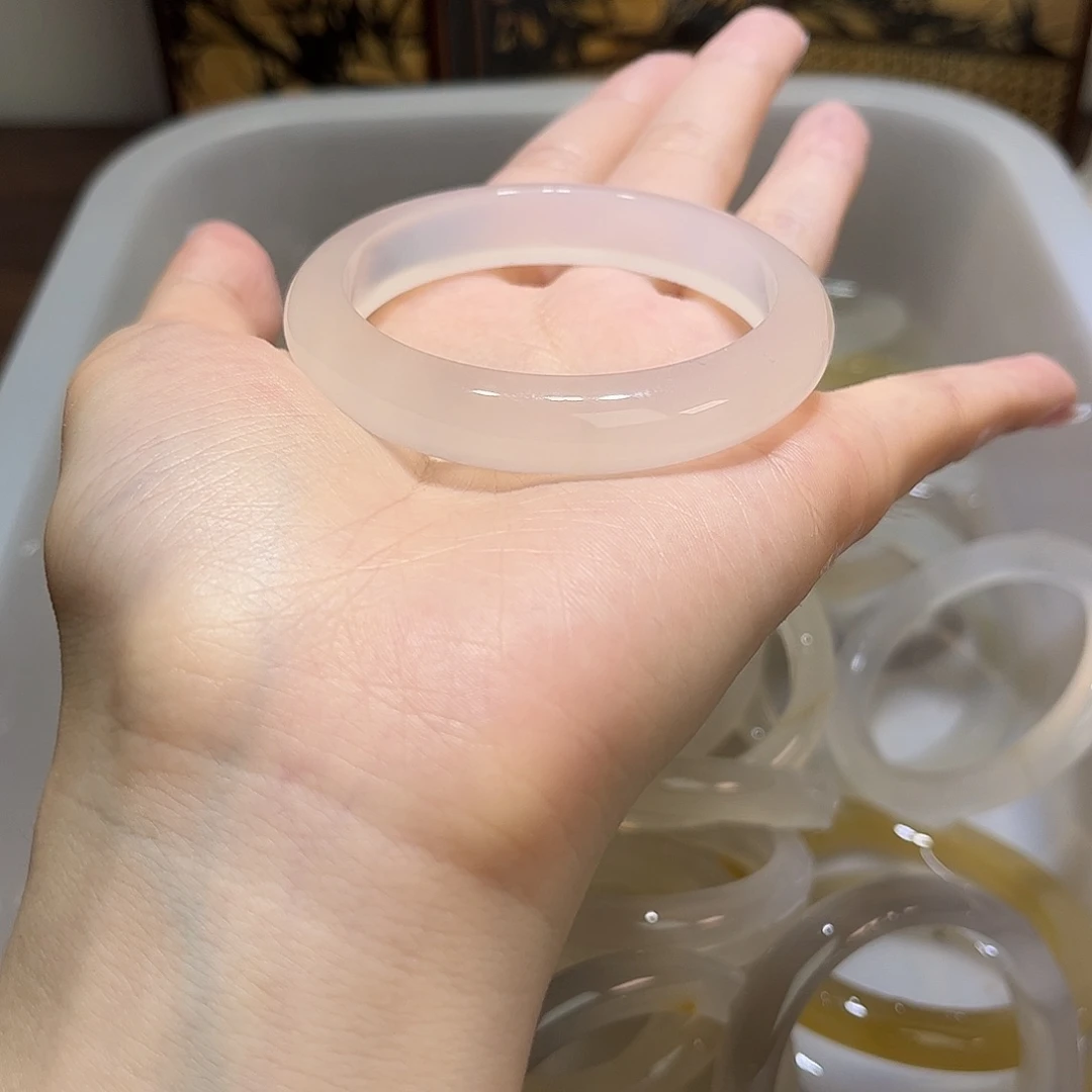 玛瑙/玉髓手镯未镶嵌只****觉