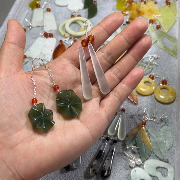 蛇纹石玉合金耳饰