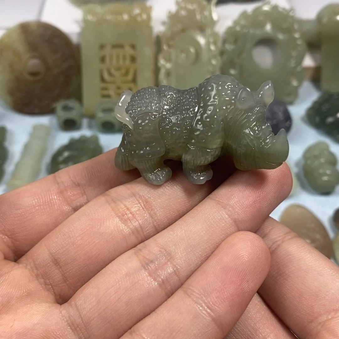 和田玉未镶嵌挂件