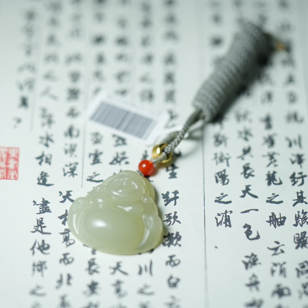 纯天然和田玉吊坠 青海料晴水百搭精美双面雕刻设计款佛公吊坠
