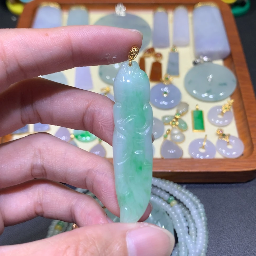 吊坠(不含链)18K金镶嵌翡翠