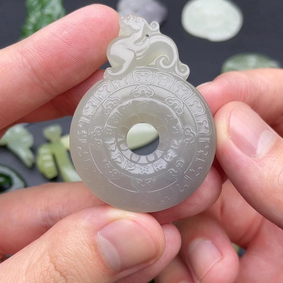 【闪购商品】颈饰未镶嵌和田玉