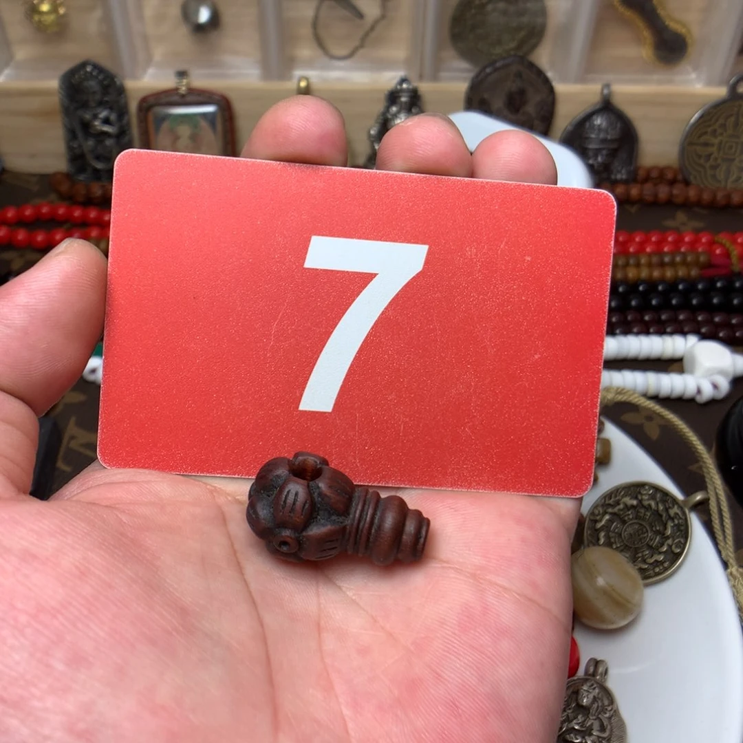 桃核吊坠闷***主………………………………