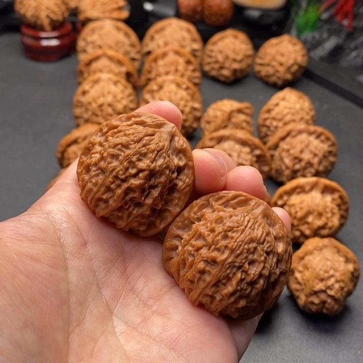 文玩核桃把件38尺野狮子王