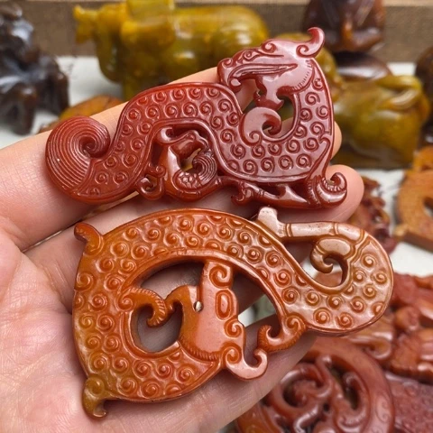 一***假和田玉（糖玉）未镶嵌颈饰