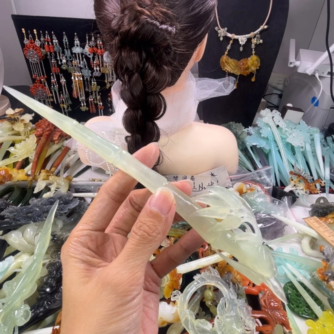 未镶嵌岫玉发饰瑕疵