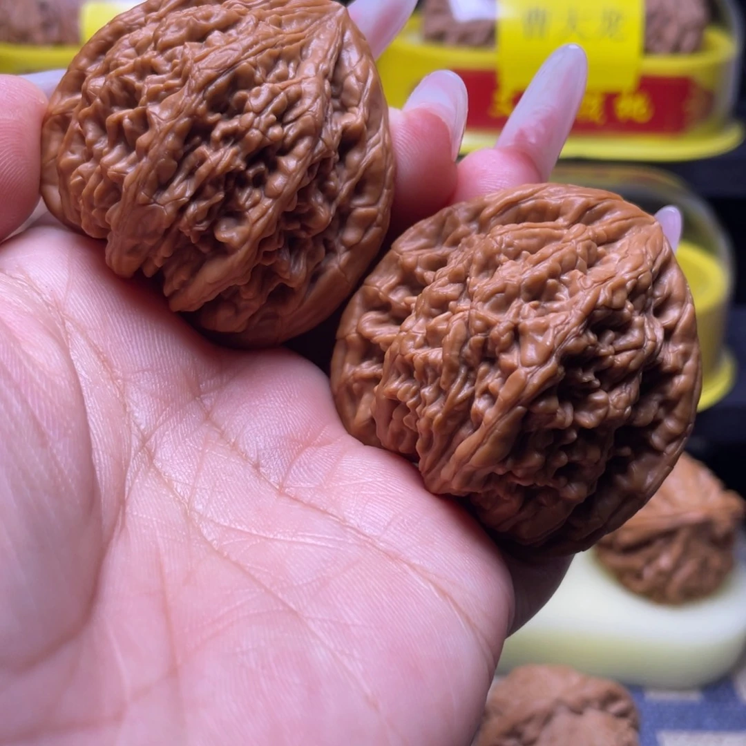 文玩核桃吊坠46虎头王文玩