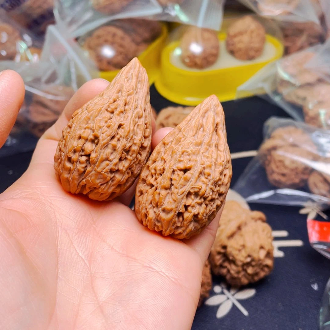 吊坠文玩核桃坐佛一对