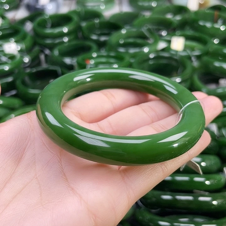 未镶嵌手镯和田玉（碧玉）