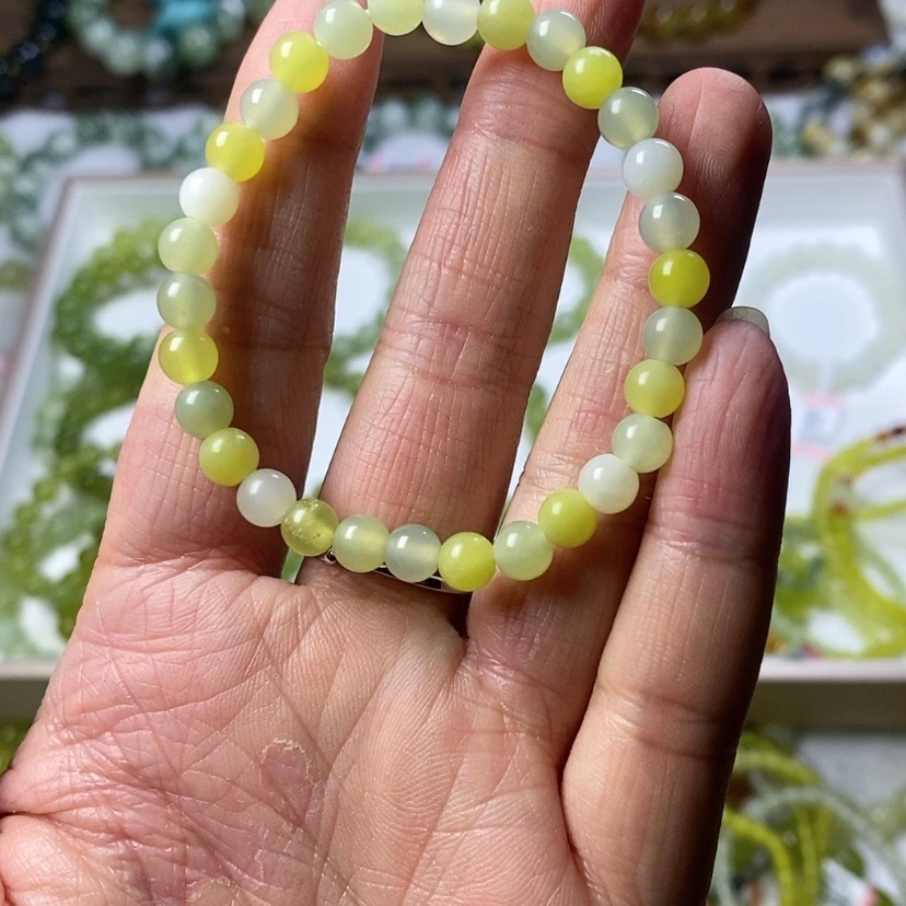 【闪购商品】蛇纹石玉手串未镶嵌?****蛋