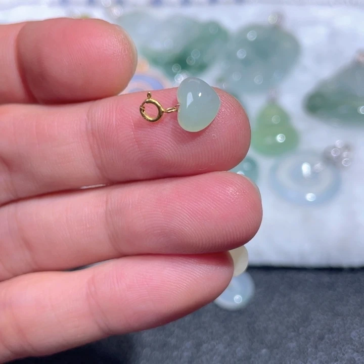 翡翠18K金镶嵌颈饰翡翠