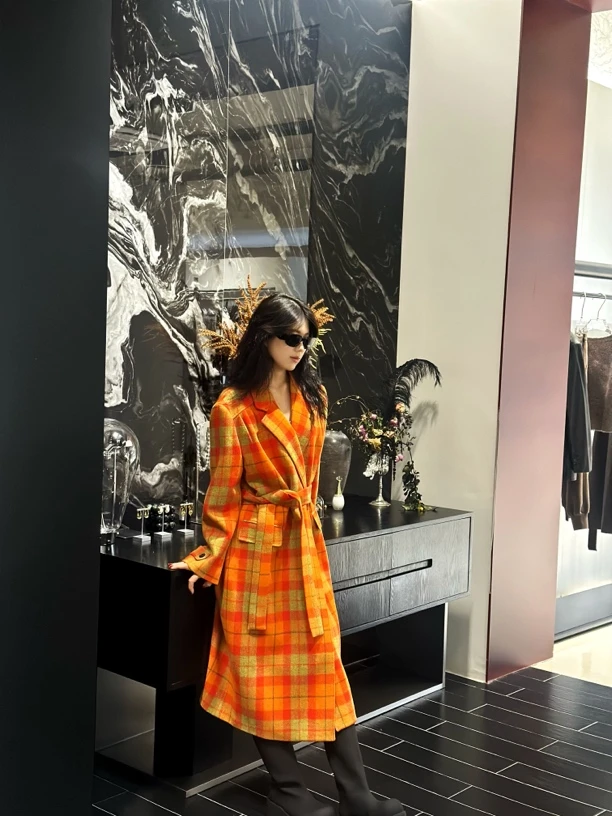 予墨品牌南瓜色格子羊毛大衣