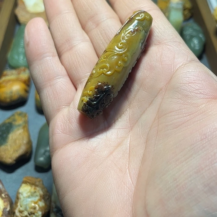 敢***1岫岩河磨玉（透闪石质玉）未镶嵌颈饰