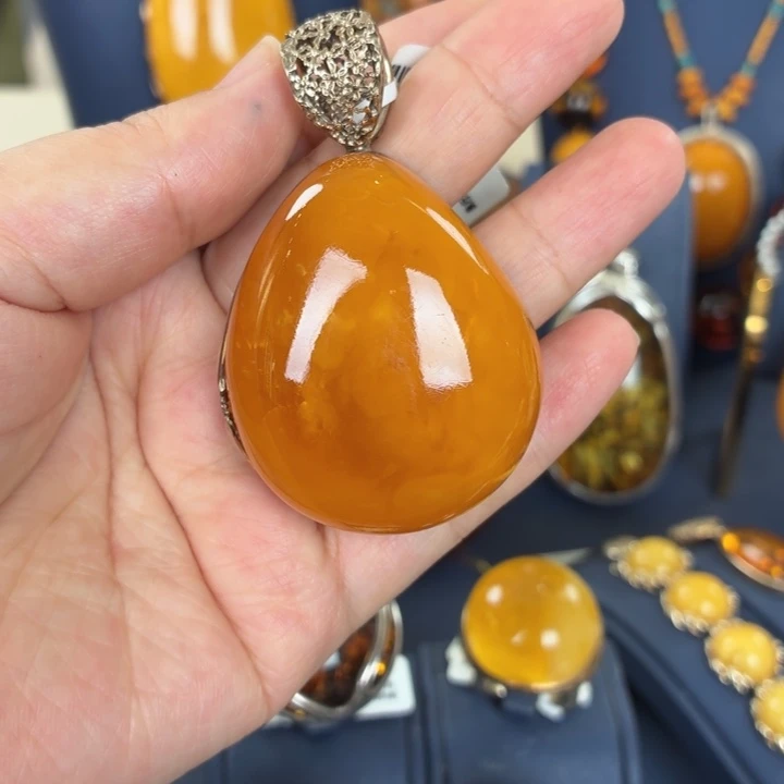 琥珀银S925镀金镶嵌颈饰