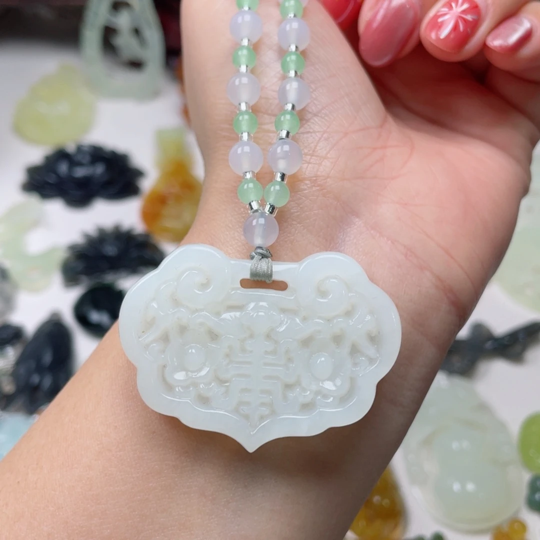 蛇纹石玉颈饰未镶嵌