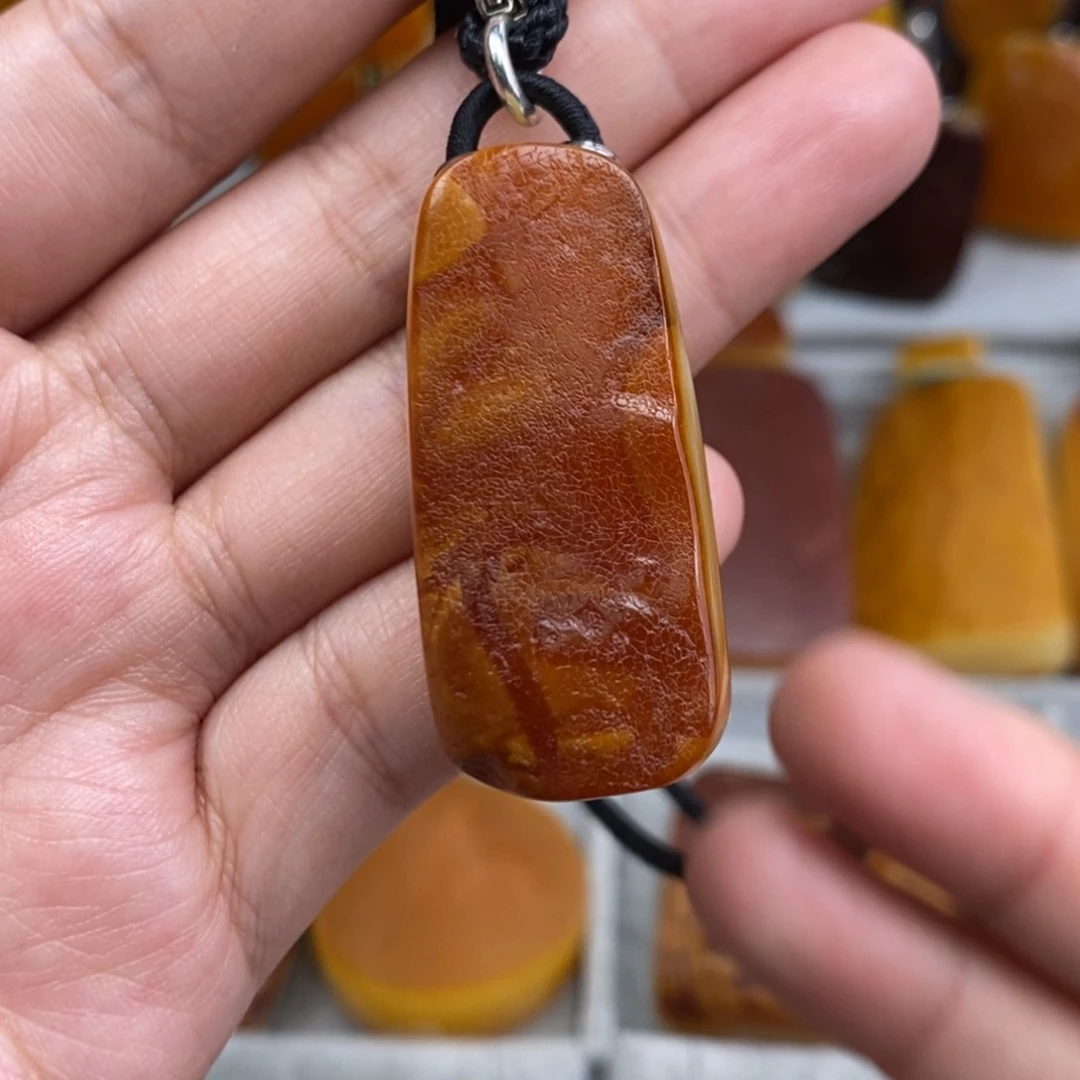琥珀吊坠(赠链)未镶嵌