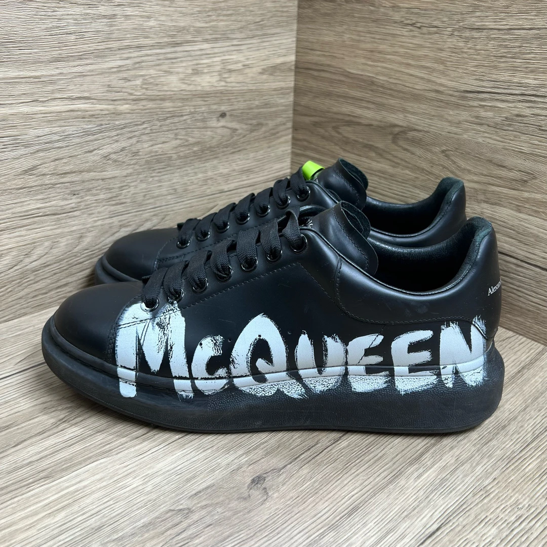 95新 Alexander McQueen/亚历山大·麦昆 黑白涂鸦厚底板鞋 42码